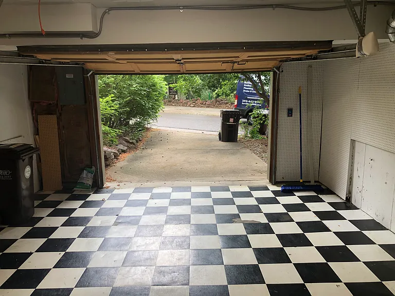 Your own garage, great for storage or an art studio!
