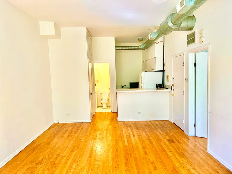 448 W Saint James Pl #2A — Photo 10