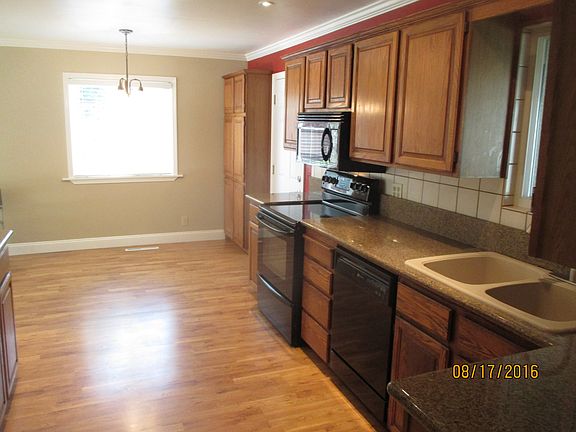 4th image of 466 Leona Dr