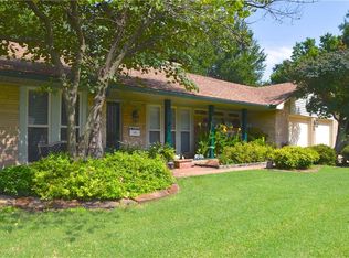 920 Rosebrier Ct, Guthrie, OK 73044