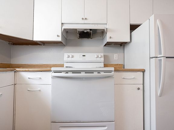 3rd image of 1045 Binns Blvd #B