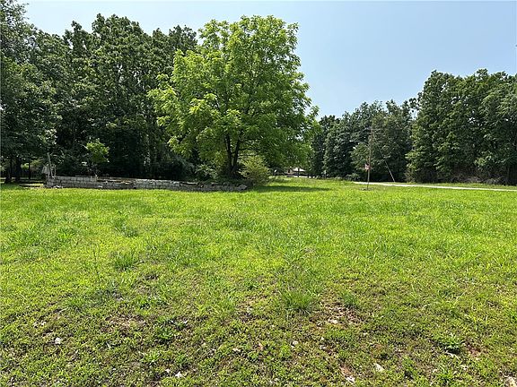 5th image of 320 Hazelwood #24