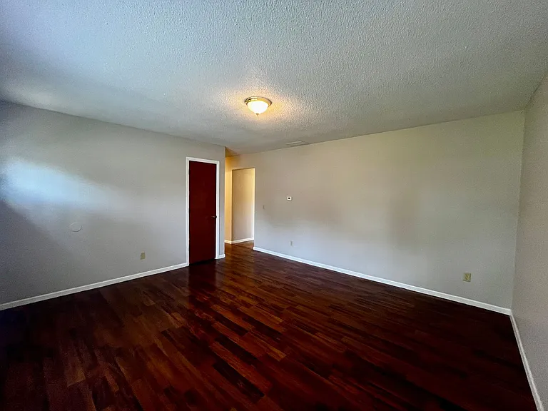 2714 Allegany Ave — Photo 6