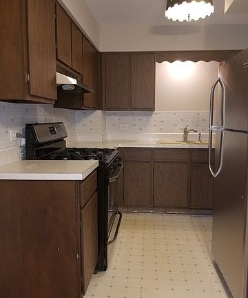 4th image of 10701 S Keating Ave APT 2C