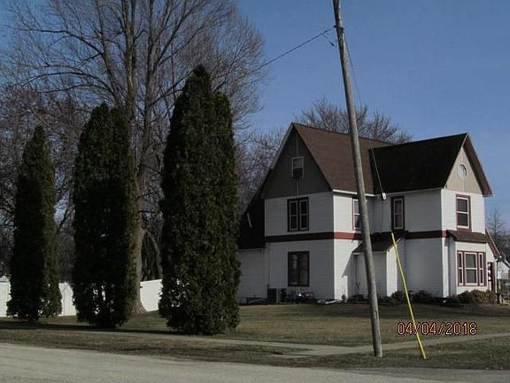 3rd image of 107 N East St