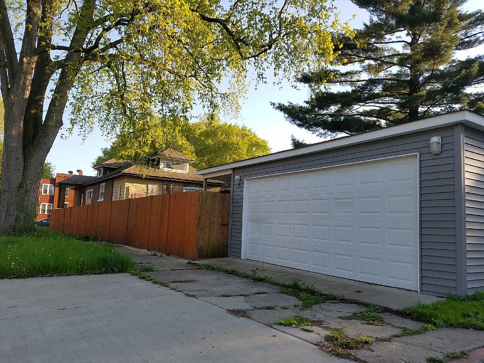 2nd image of 720 W 118th St