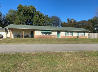 902 W Main St, Ozark, AR 72949