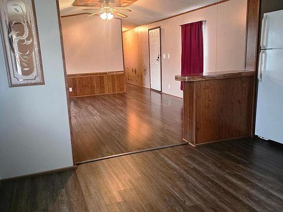 2nd image of 1024 Warm Spring Rd Trailer 88
