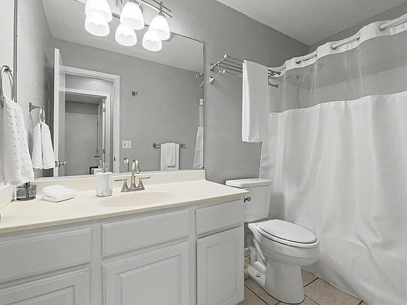 4th image of 1913 S Honeytree St