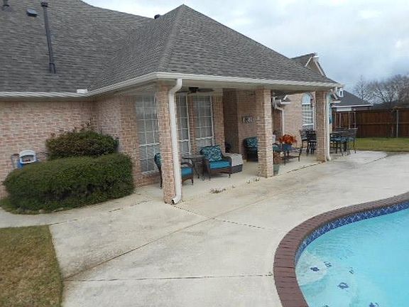 2nd image of 608 Vonda Dr