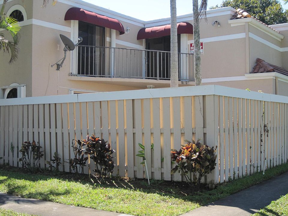 1st image of 3770 Village Dr