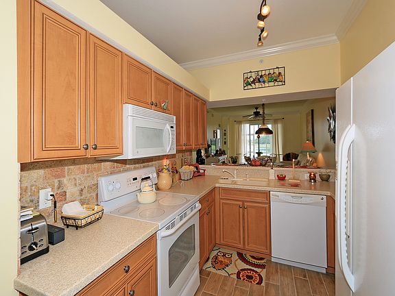 5th image of 19950 Barletta Ln Unit 1113