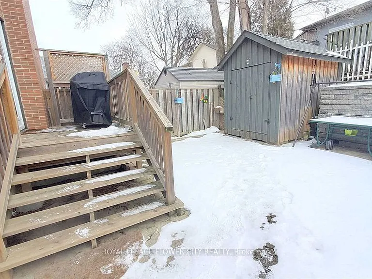 89 Barbara Cres — Photo 5