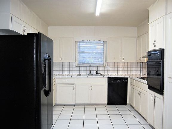 5th image of 3370 Posey Ave