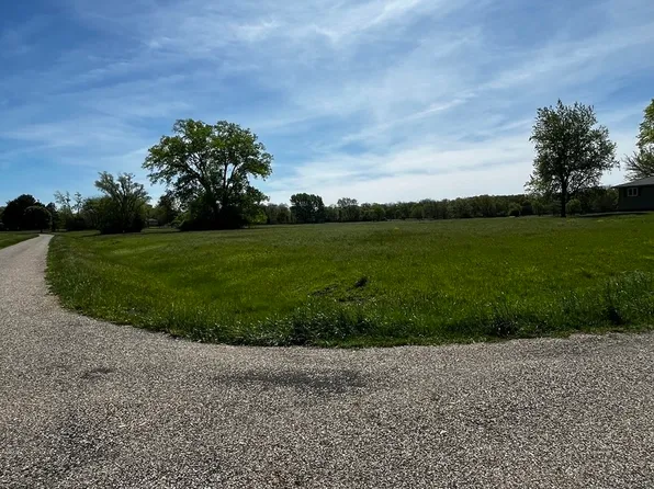 946 Brookside Dr, Varna, IL 61375