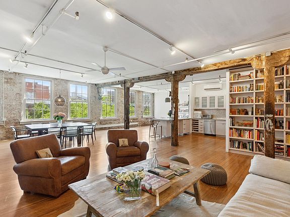 3rd image of 430 10th St Unit 3