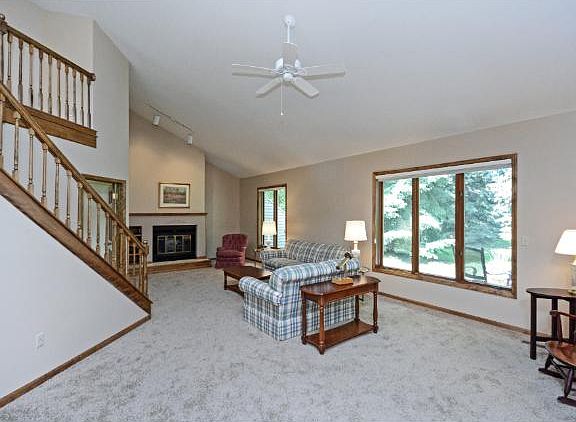 2nd image of 4135 Terraceview Ln N