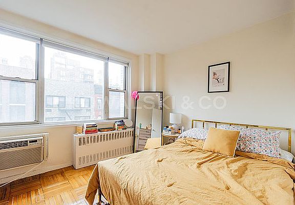 3rd image of 435 E 77th St APT 6C