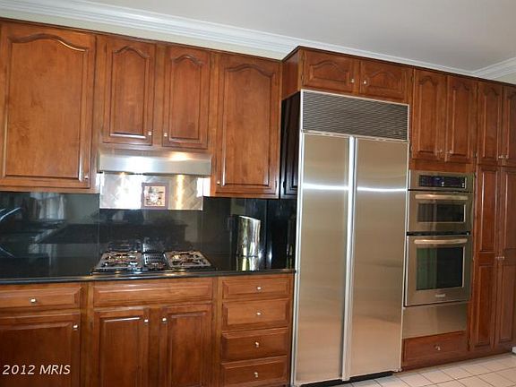 4th image of 1526 N Colonial Ct
