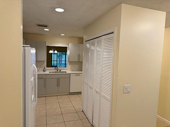 3rd image of 1218 White Pine Dr