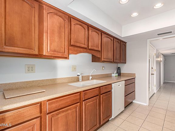5th image of 9867 W Willowbrook Ct
