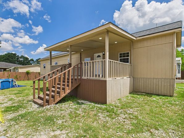 21613 Erika Ct