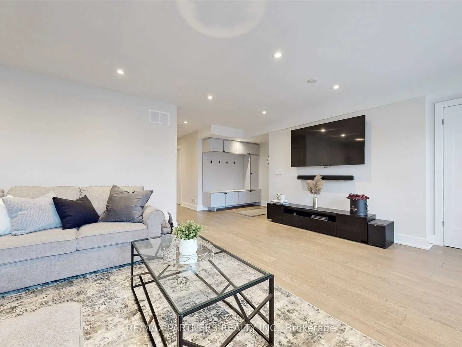 2 bed, $2,900 — Photo 3