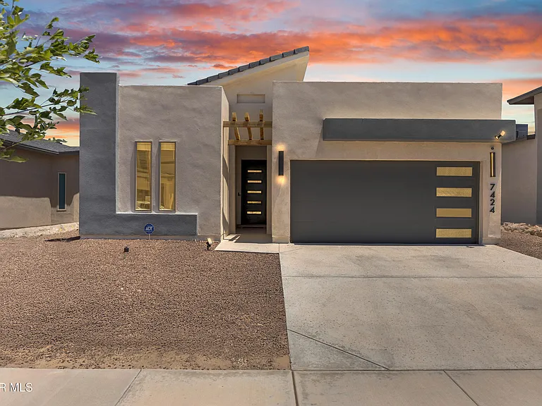 7424 Rio Rimac Dr — Photo 1