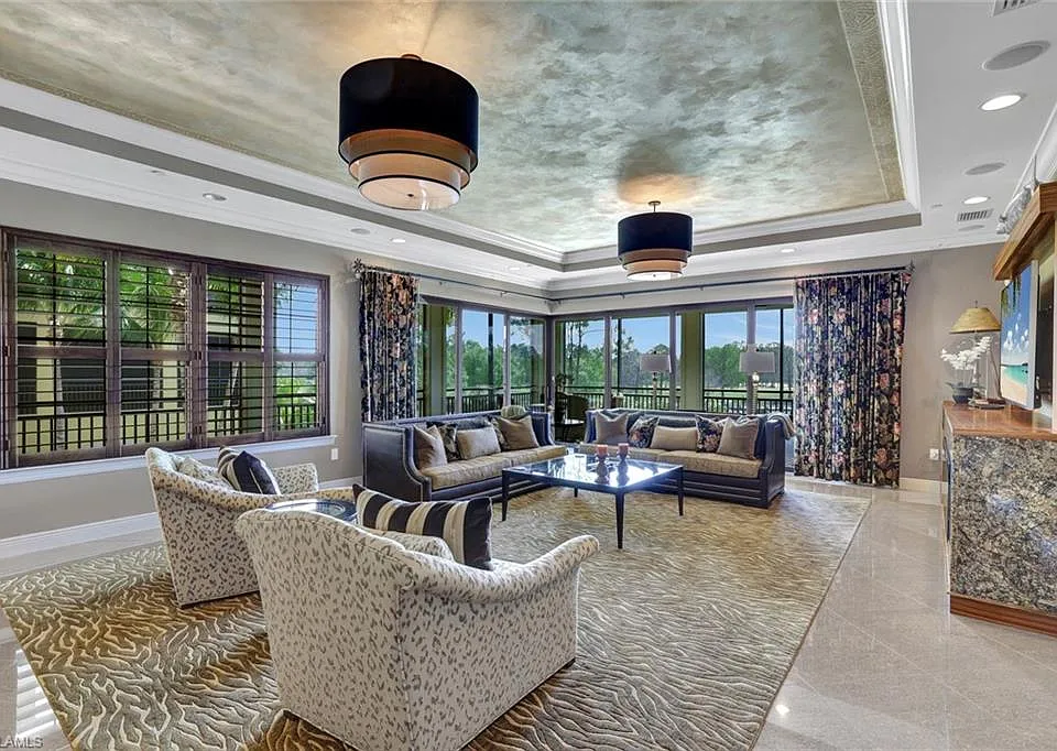 2772 Tiburon Blvd E #5-102