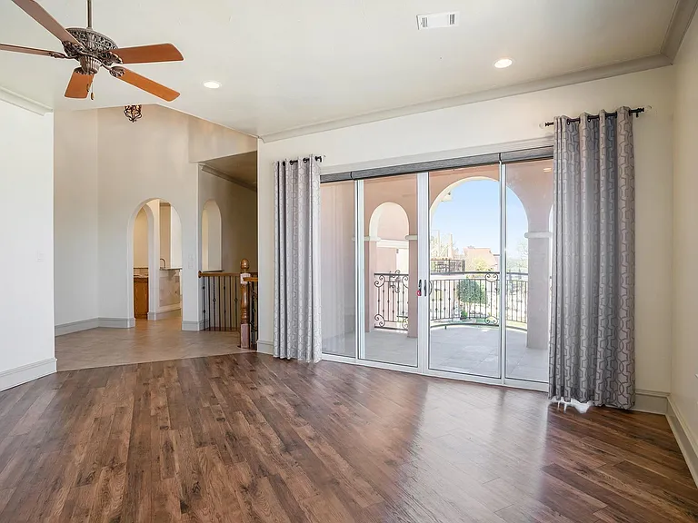 7713 Lakeview Cir — Photo 6