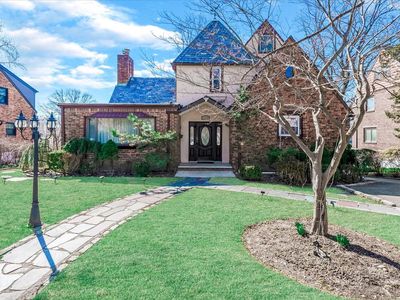 57 Tain Drive, Great Neck, NY, 11021