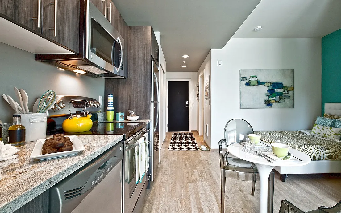 206 Bell Apartments — Photo 3