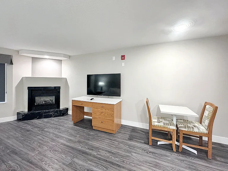 8120 Sparrow Cres #201 — Photo 6
