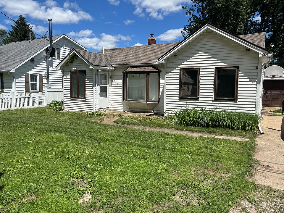 1st image of 2221 Sumac Ave