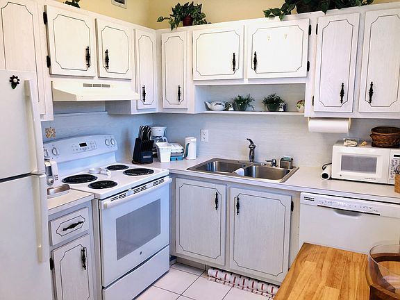 4th image of 6289 Lear Dr APT 208