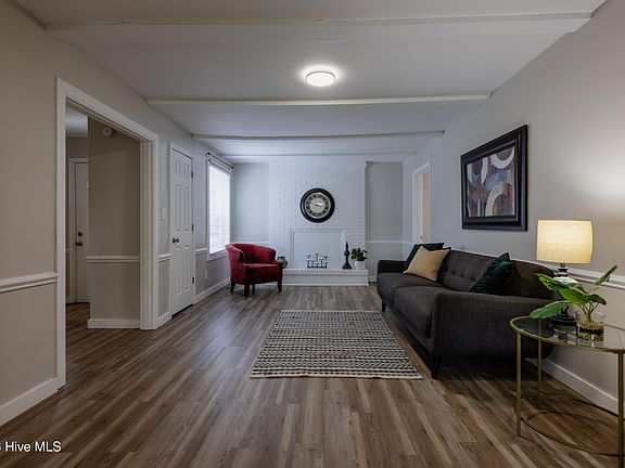 3rd image of 1128 Long Avenue