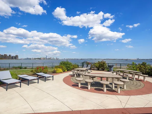 208 Shearwater Ct West image 33 of 44