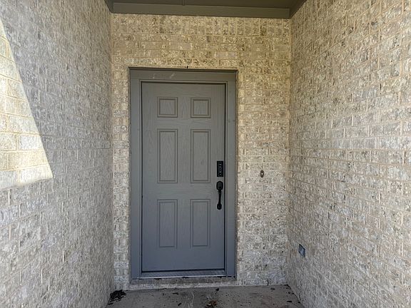 5th image of 1233 E Powell Ave