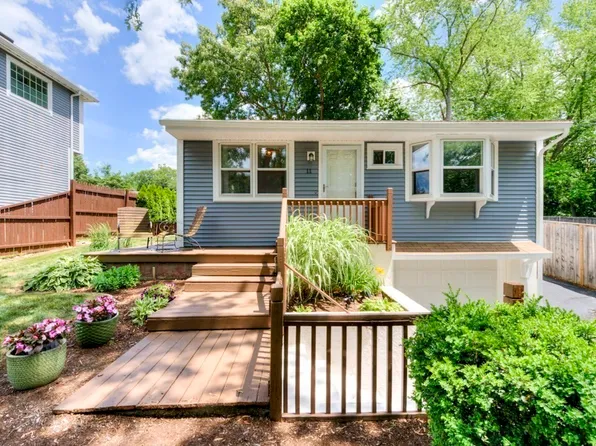 11 Liberty Dr, Shrewsbury, MA 01545