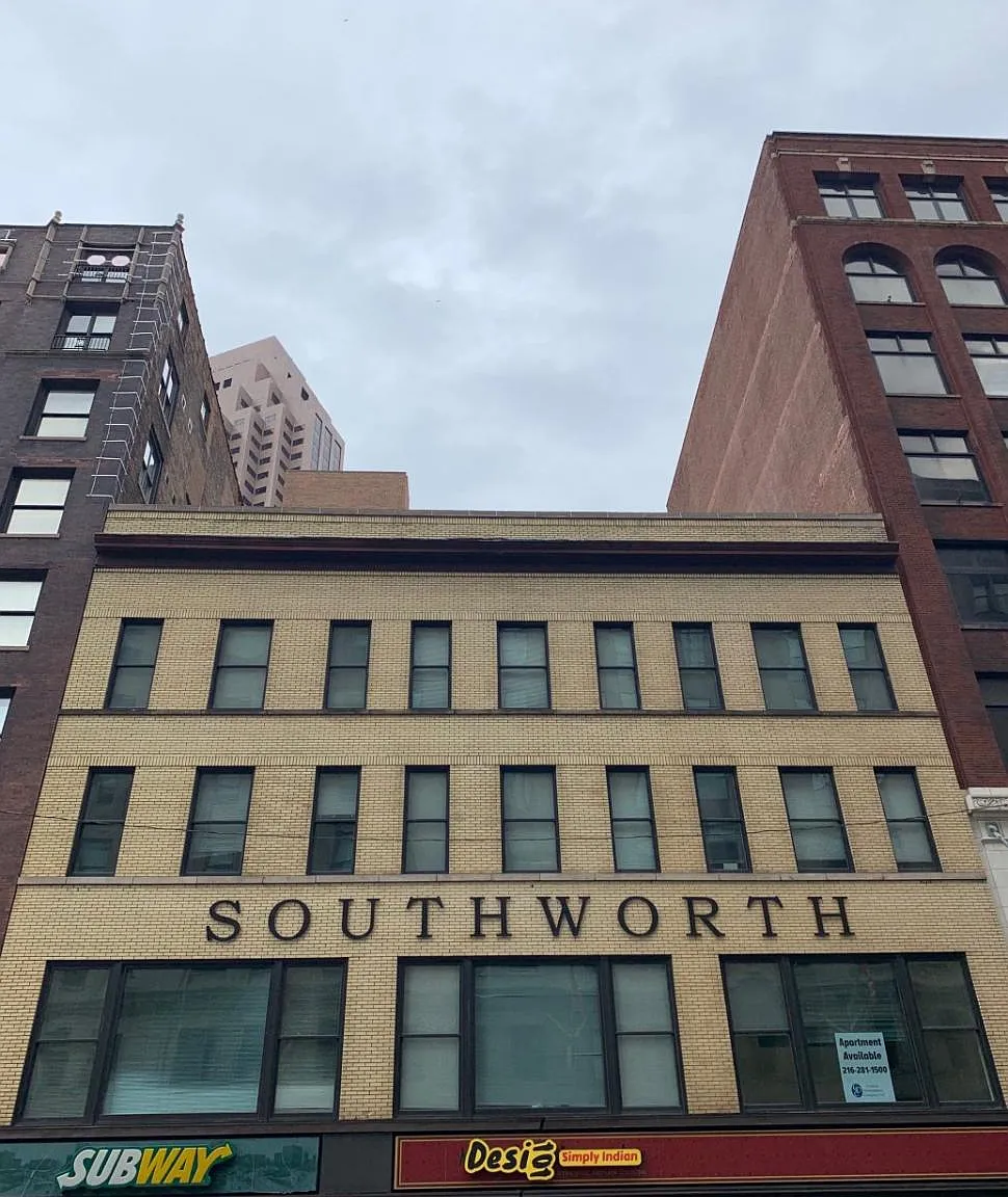 Luxury Downtown Apartments — Photo 1