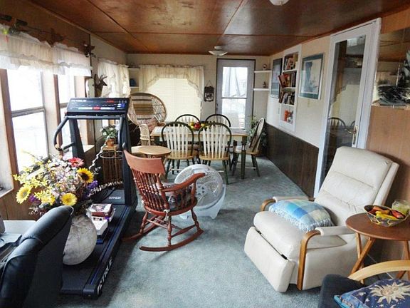 5th image of 1145 W Island St