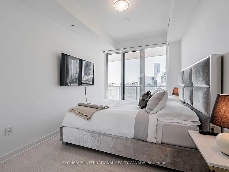 15 Queens Quay E #3403 — Photo 15
