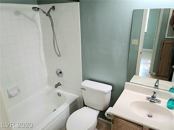 4th image of 2104 Bavington Dr Unit B