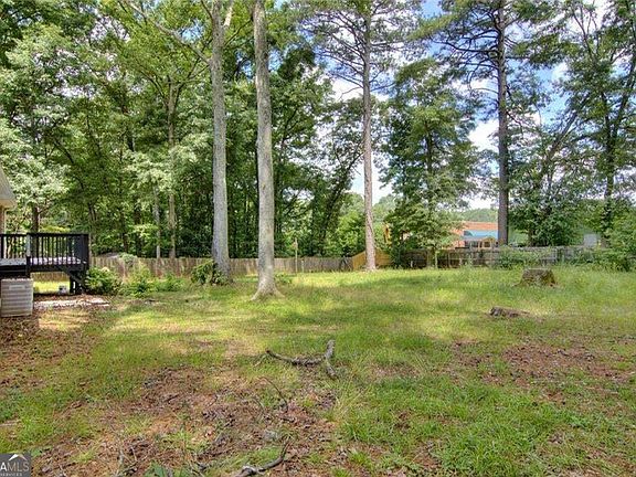 4th image of 2210 Village Dr
