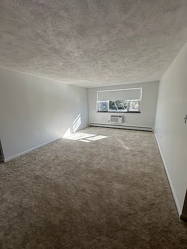 160 Lexington St #28 Photo 1