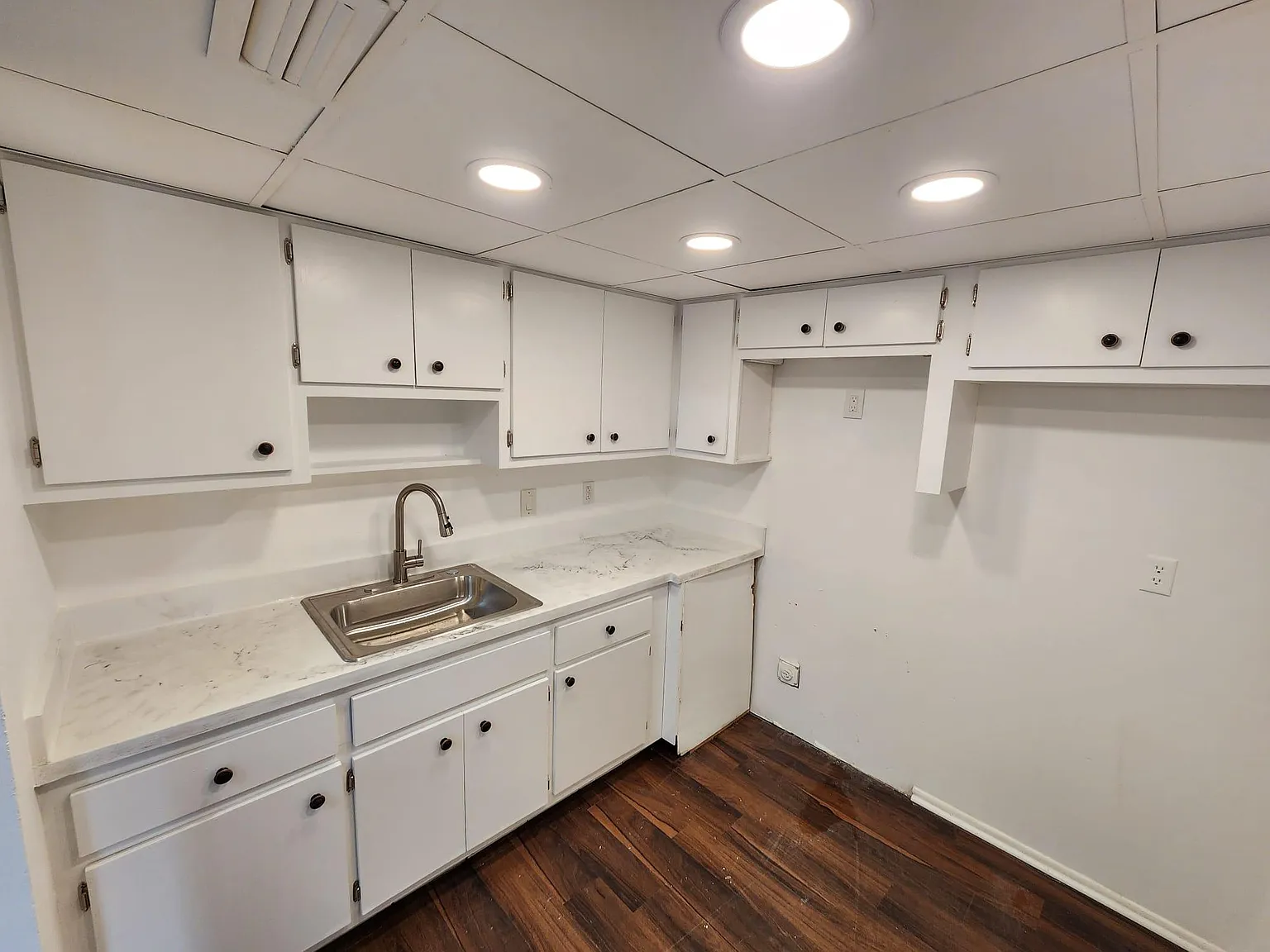 1 bed, 1.5 bath, 662 sqft, $1,350 — Photo 3