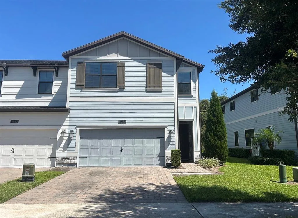 4 bed, 3.5 bath, 1861 sqft, $2,500 — Photo 2