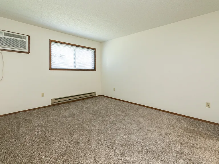 Fargo, ND Maplewood Bend Apartments | Living
