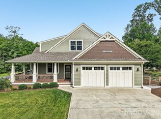 17 Hamilton Woods Ln, Etowah, NC 28729
