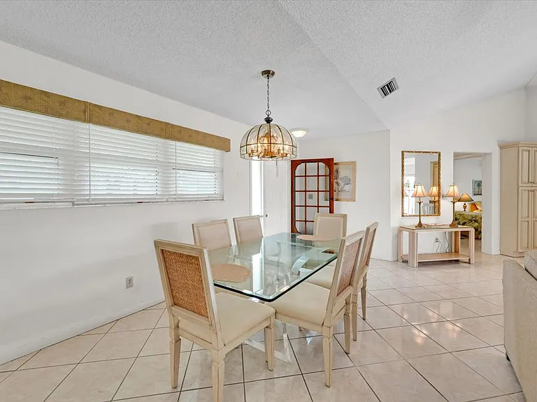 1127 E Seminole Ave #12C — Photo 33